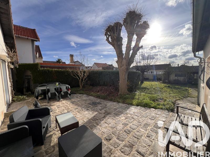 Maison - 99 m² - 6 pièces