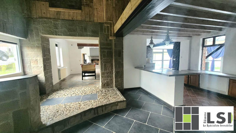 Maison - 245 m² - 8 pièces