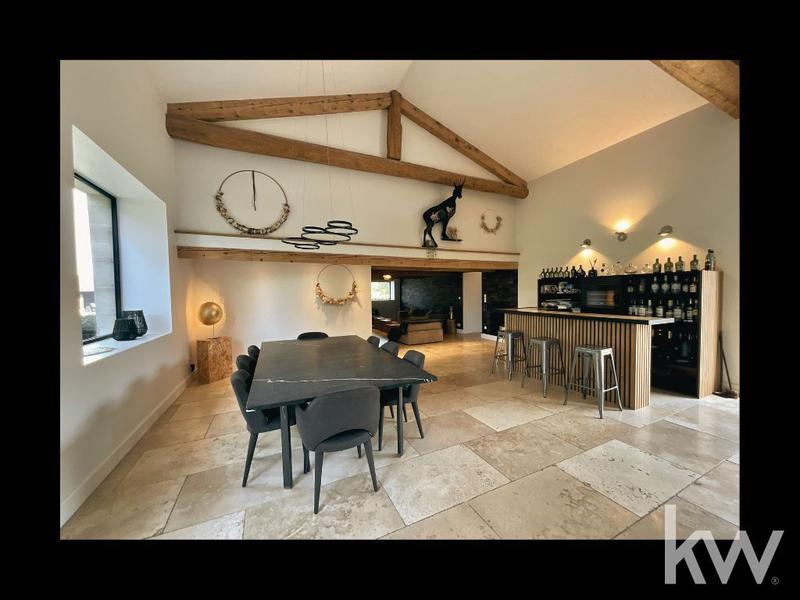 Propriété - 550 m² - 16 pièces