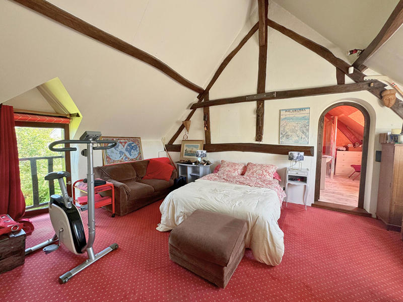 Maison - 232 m² - 8 pièces