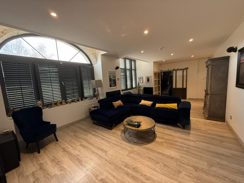 Maison - 180 m² - 9 pièces