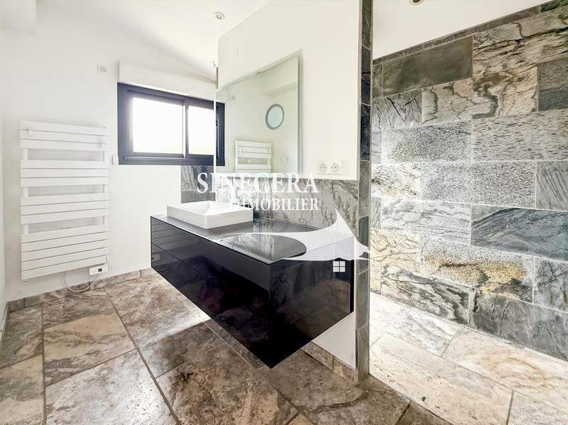 Maison - 94 m² - 4 pièces