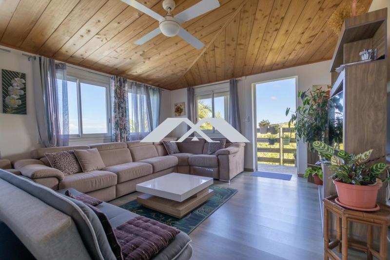 Maison - 250 m² - 9 pièces