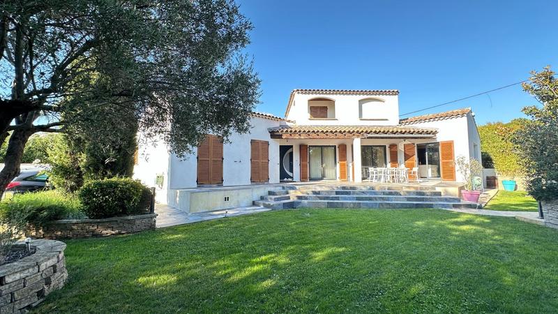 Maison - 200 m² - 6 pièces