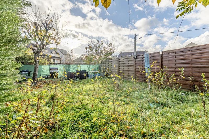 Maison - 95 m² - 5 pièces