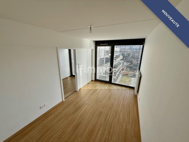 Loft - 121 m² - 5 pièces