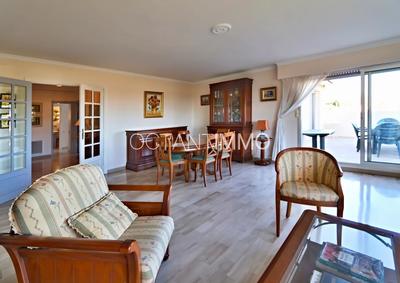 Appartement - 99 m² - 4 pièces