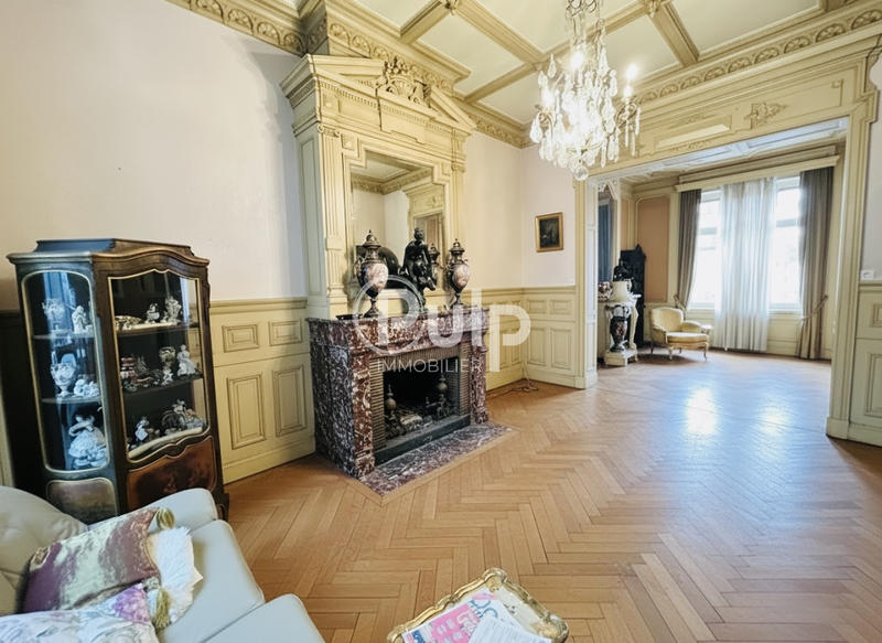 Maison de maîtres - 294 m² - 8 pièces