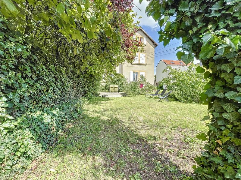 Appartement - 93 m² - 4 pièces