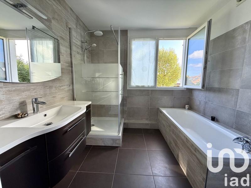 Maison - 178 m² - 7 pièces