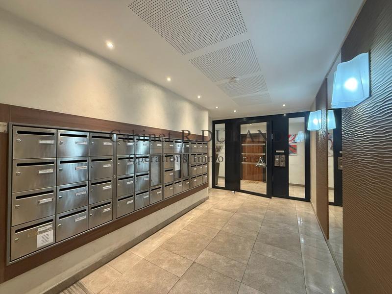 Appartement - 85 m² - 4 pièces