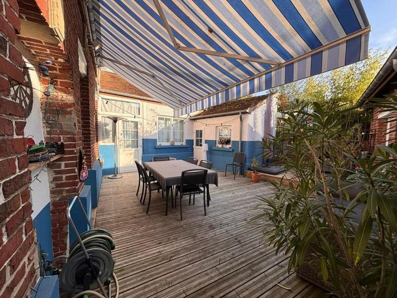 Maison - 200 m² - 6 pièces