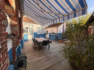 Maison - 200 m² - 6 pièces