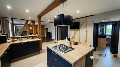 Maison ancienne - 207 m² - 8 pièces