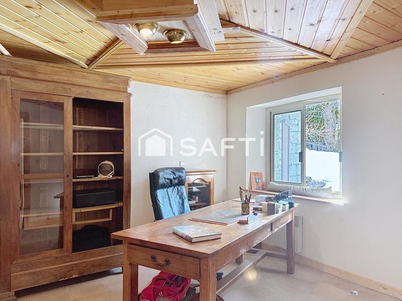 Maison - 251 m² - 10 pièces