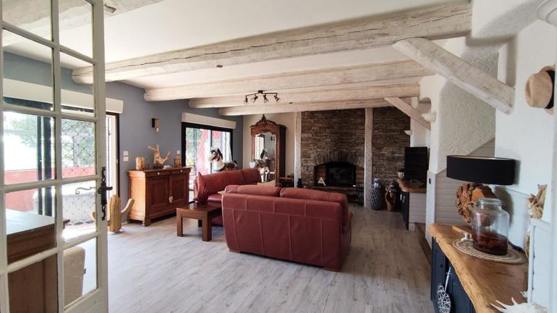 Maison - 360 m² - 16 pièces