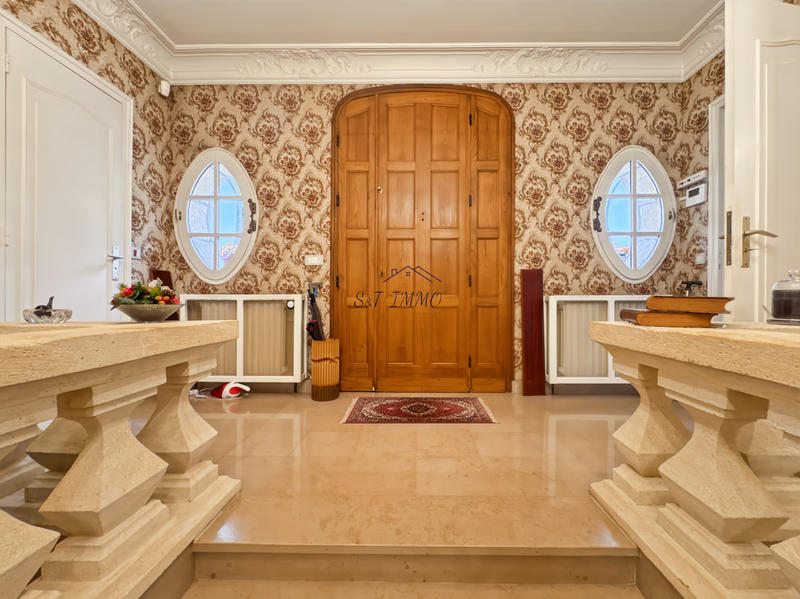 Propriété - 170 m² - 8 pièces