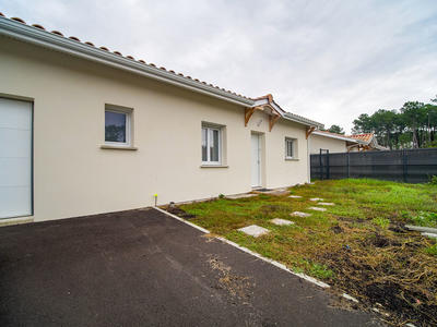 Maison - 90 m² - 4 pièces