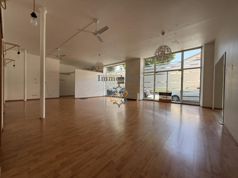 Appartement - 112 m² - 9 pièces