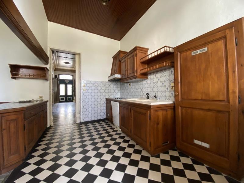 Maison - 654 m² - 11 pièces