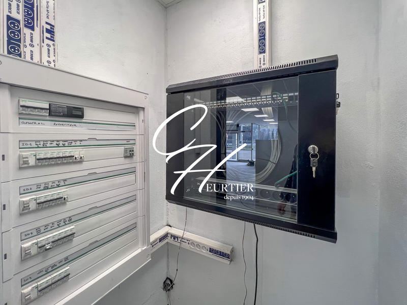 Local commercial - 167 m² - 3 pièces