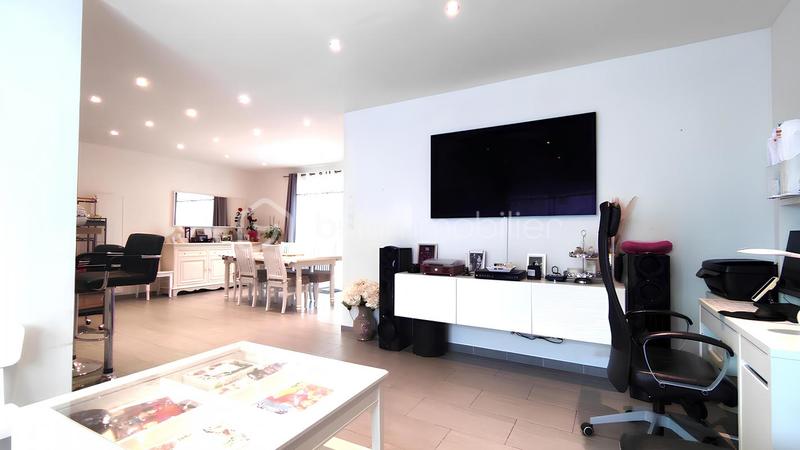 Maison - 95 m² - 5 pièces