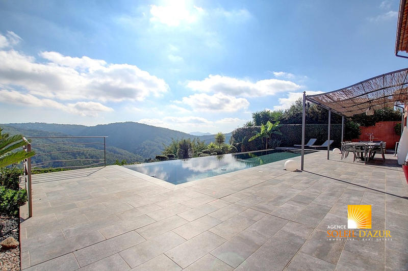 Villa - 210 m² - 7 pièces