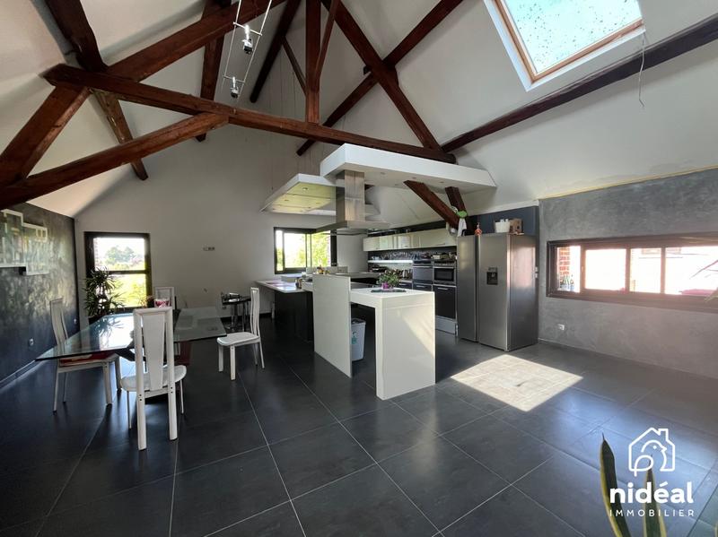 Maison - 395 m² - 8 pièces