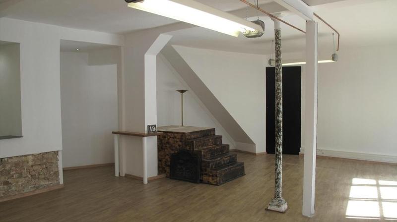 Bureau - 83 m² - 1 pièce