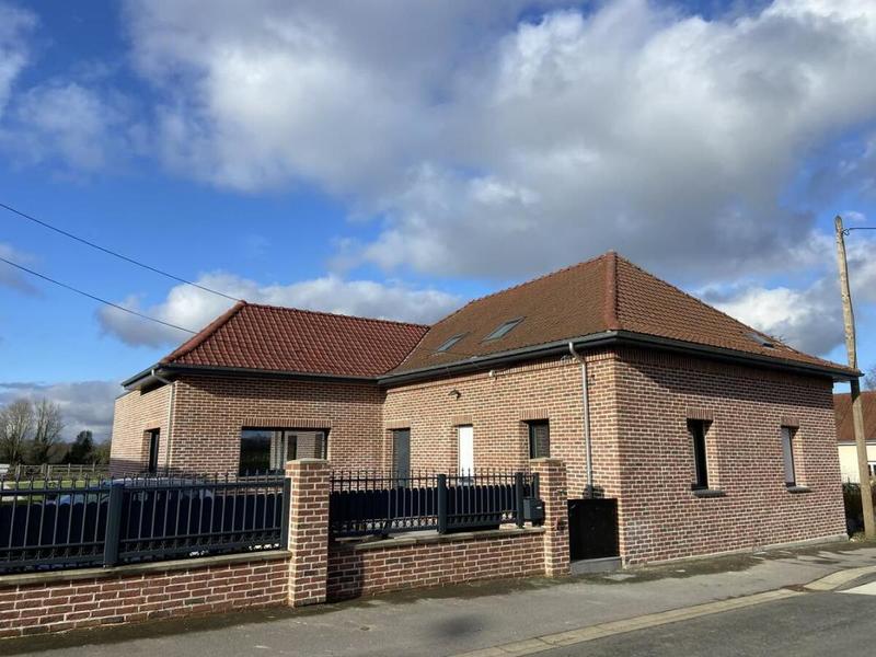 Propriété - 229 m² - 12 pièces