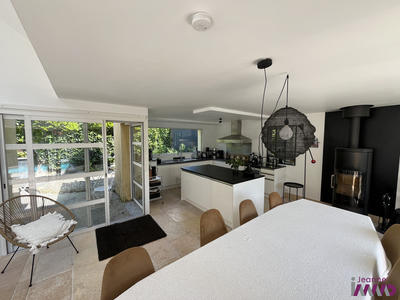 Maison - 197 m² - 7 pièces