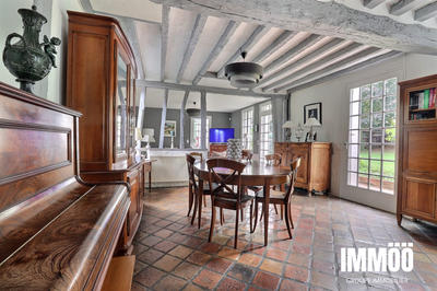 Maison - 225 m² - 10 pièces