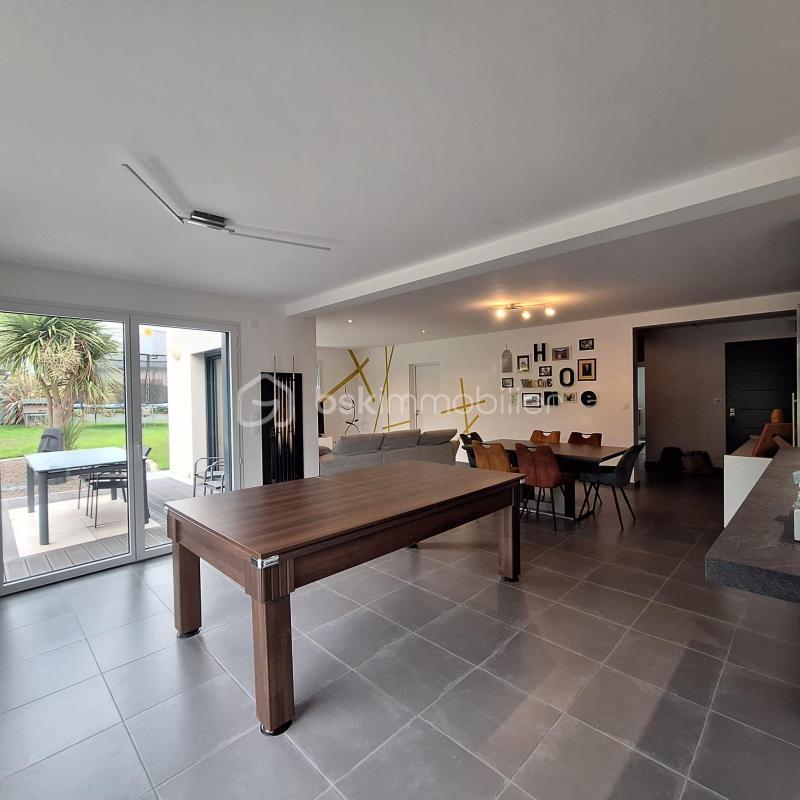 Maison traditionnelle - 180 m² - 7 pièces