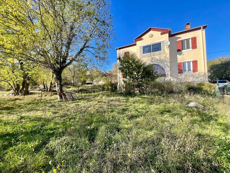 Maison - 198 m² - 7 pièces