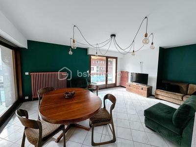 Maison - 255 m² - 12 pièces