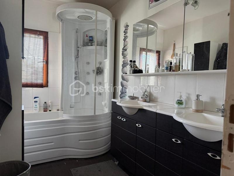 Maison - 166 m² - 6 pièces