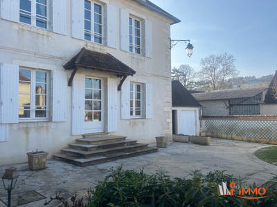 Maison - 187 m² - 8 pièces