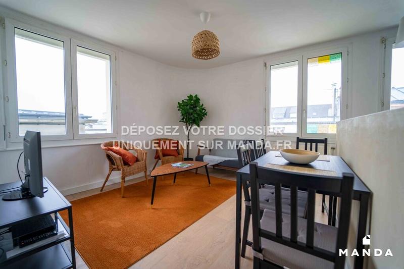 Chambre - 9 m² - 6 pièces