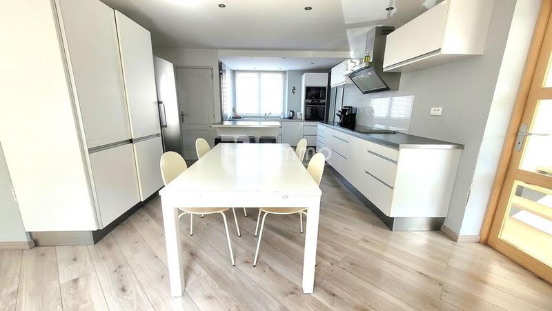 Maison - 160 m² - 7 pièces