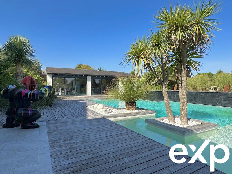 Villa - 187 m² - 13 pièces