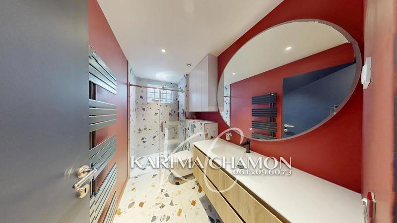 Pavillon - 240 m² - 6 pièces