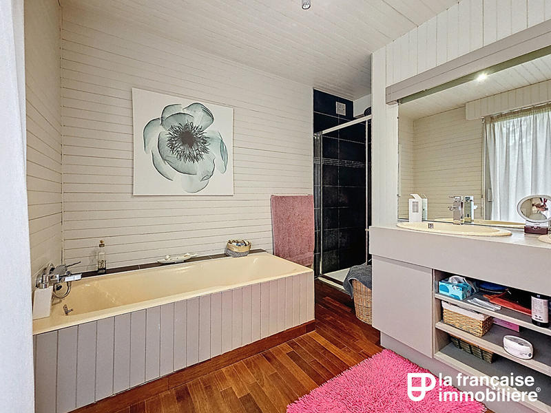 Maison - 181 m² - 6 pièces