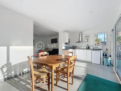 Demeure - 227 m² - 7 pièces