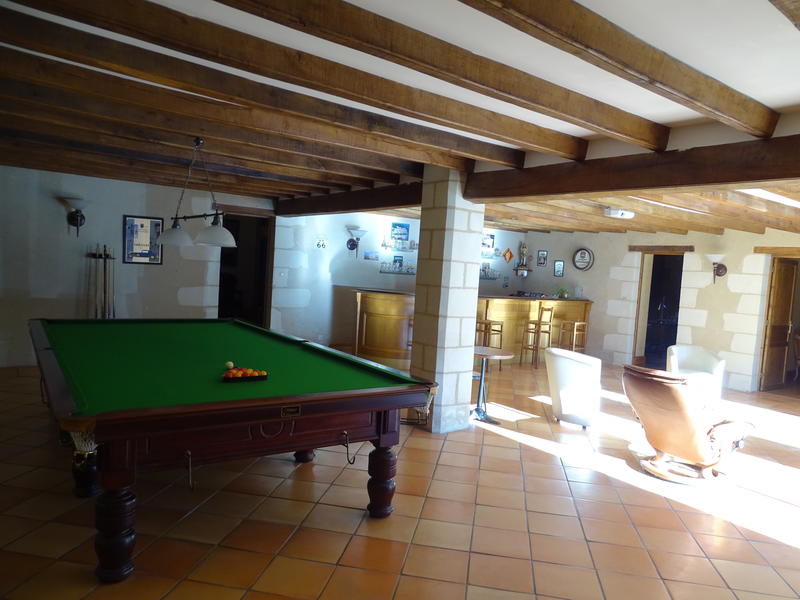 Maison - 530 m² - 13 pièces