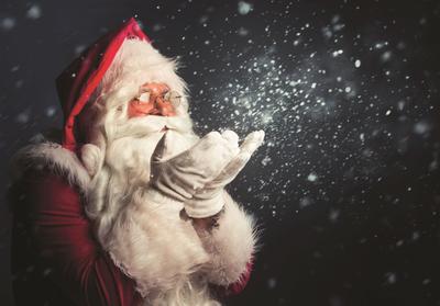 Arrivée du Père Noël en dameuse !