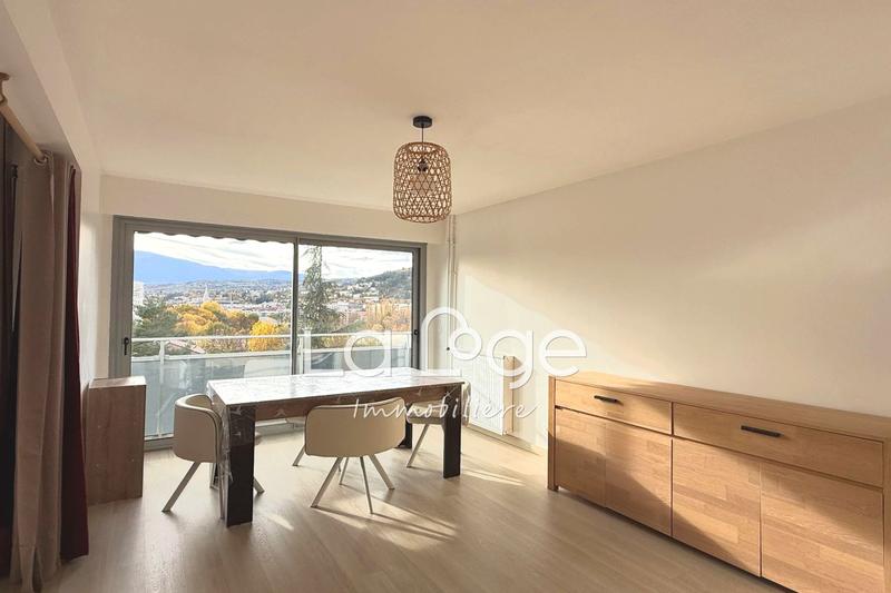 Appartement - 65 m² - 2 pièces