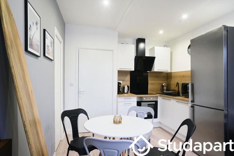 Chambre - 12 m² - 1 pièce