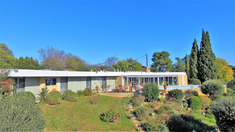 Villa - 200 m² - 6 pièces