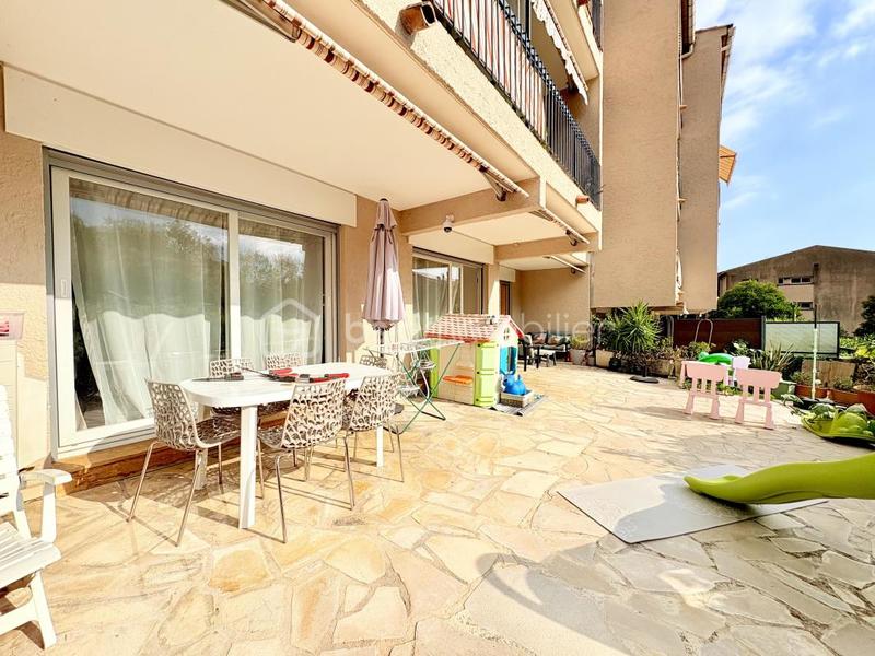 Appartement - 85 m² - 3 pièces