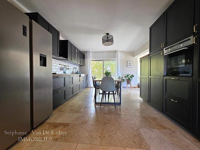 Appartement - 93 m² - 5 pièces